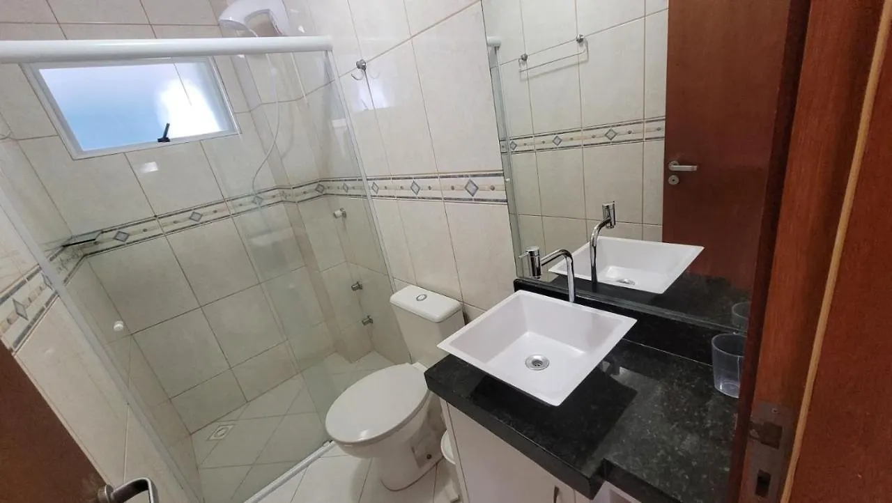 B720 - Apartamento 2 Quartos Em Cond. Com Piscina ボンビーニャス ブラジル